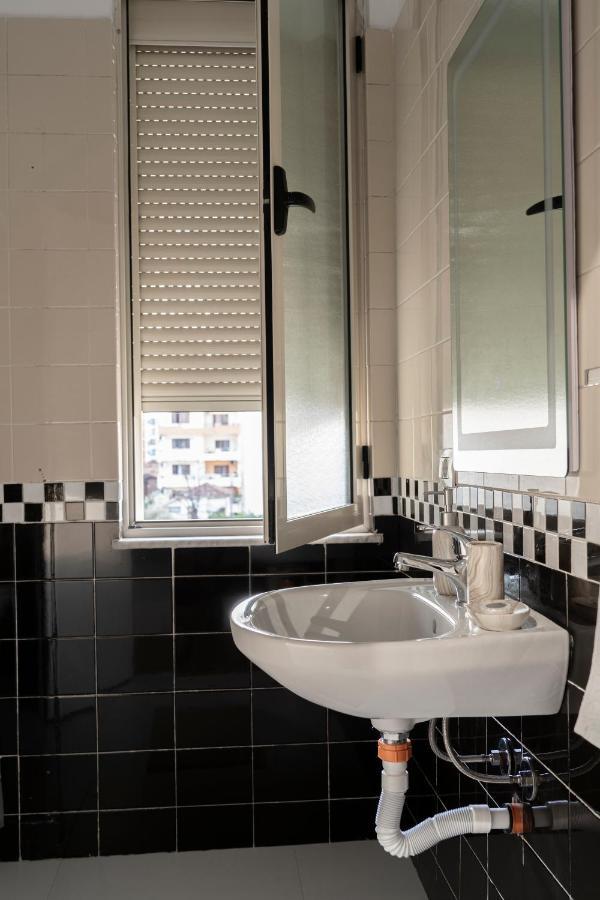 Cane Apartment New Bazaar Tiranë Ngoại thất bức ảnh